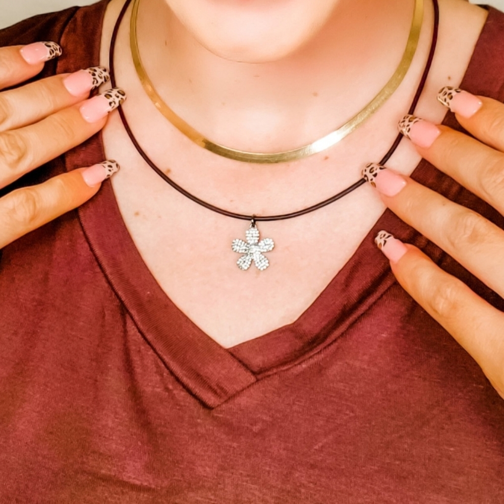 ✨SOLD✨Karli Buxton Magnetic Choker